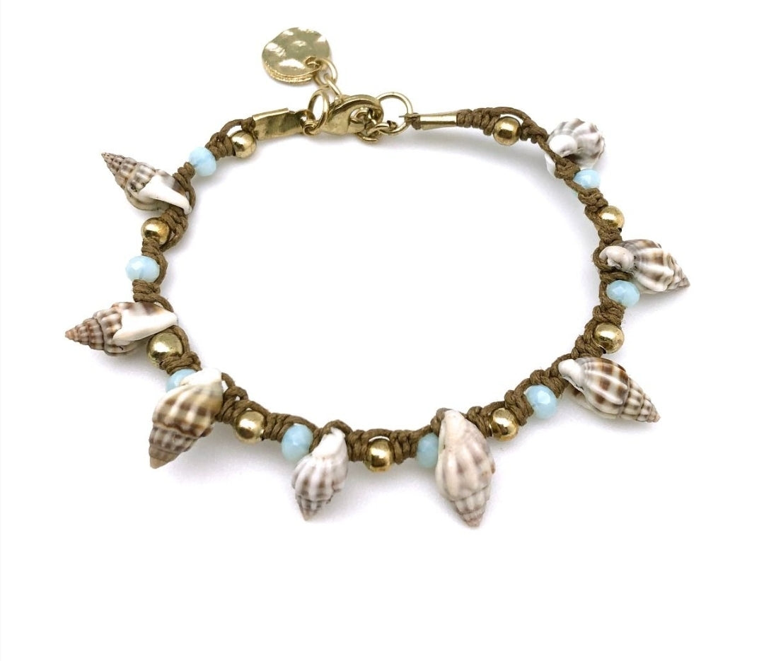 Sachi bracelet with shells and beads