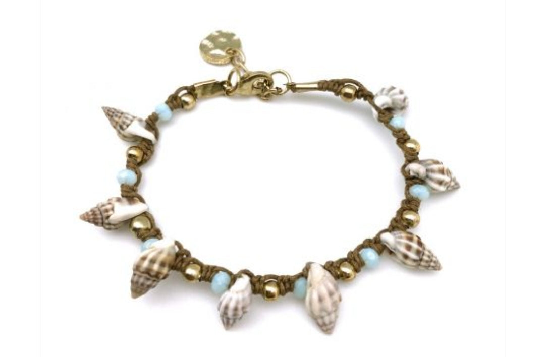 Sachi bracelet with shells and beads